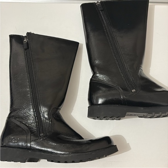 Ugg Girls Amilia Black Patent Leather Zip-Up Boots Size 4 - Picture 10 of 10